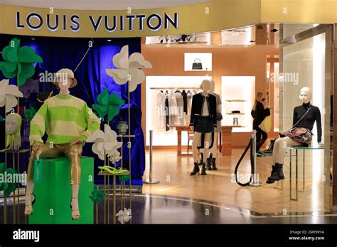 Louis Vuitton Paris Printemps Haussmann 